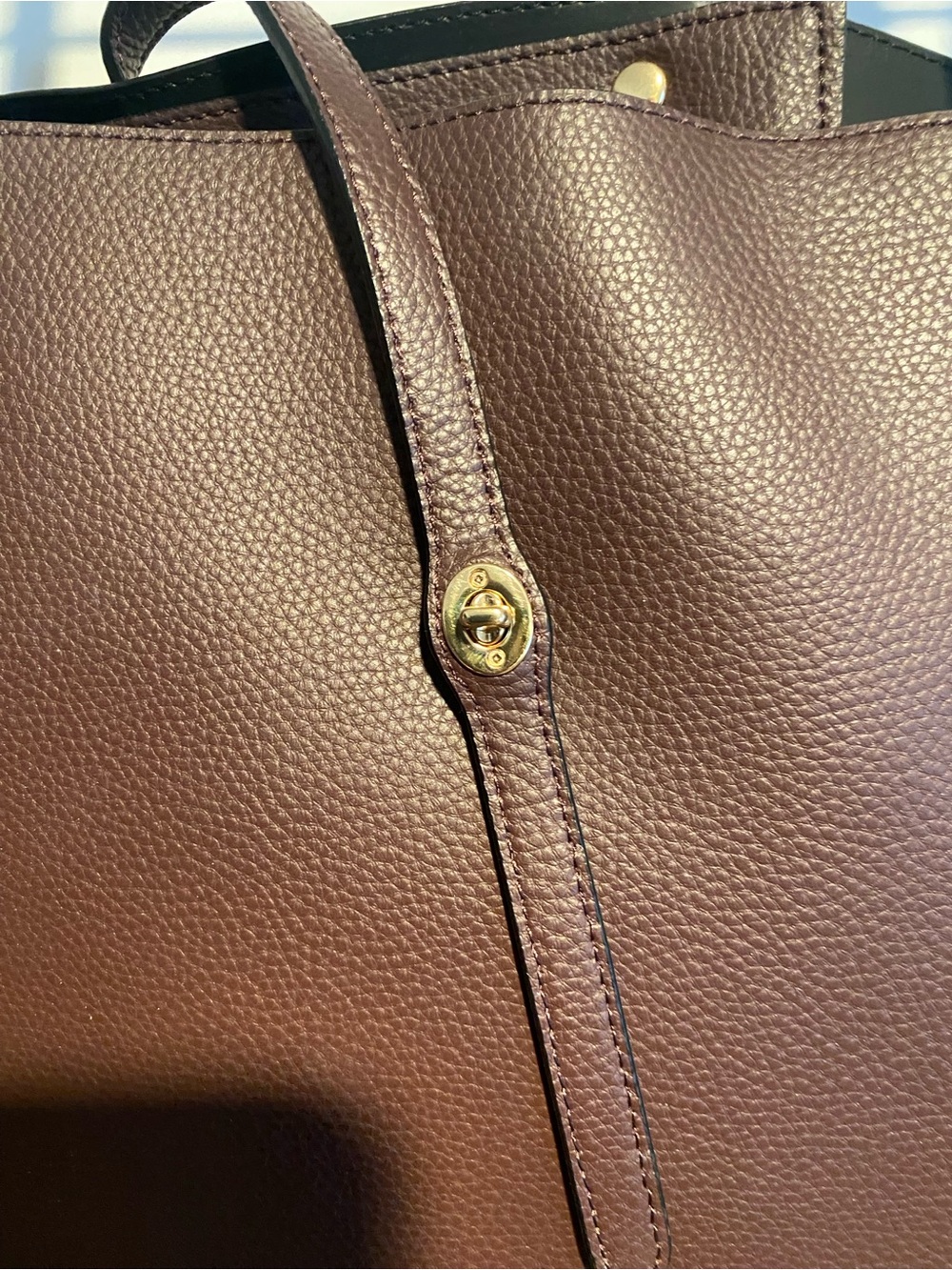 Coach Market Tote Oxblood Burgundy Pebbled Leather Gold Hardware - Picture 4 of 16